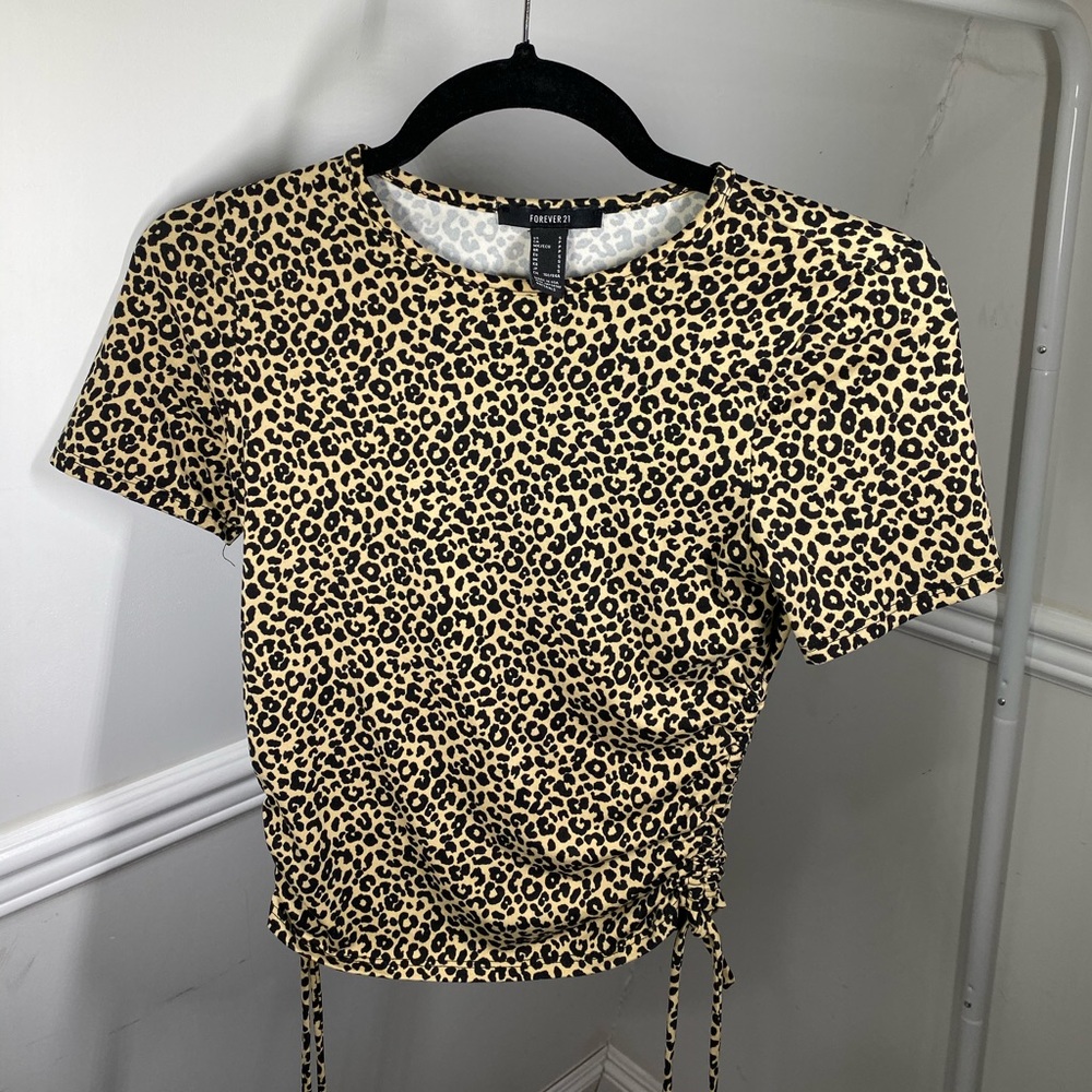 Leopard crop top